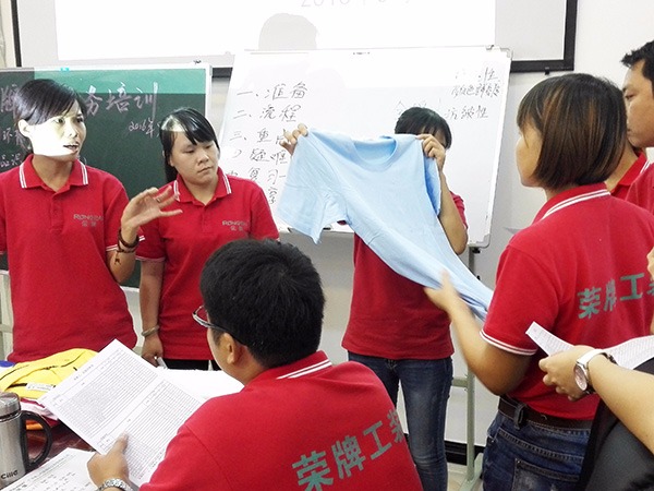bg视讯员工培训现场